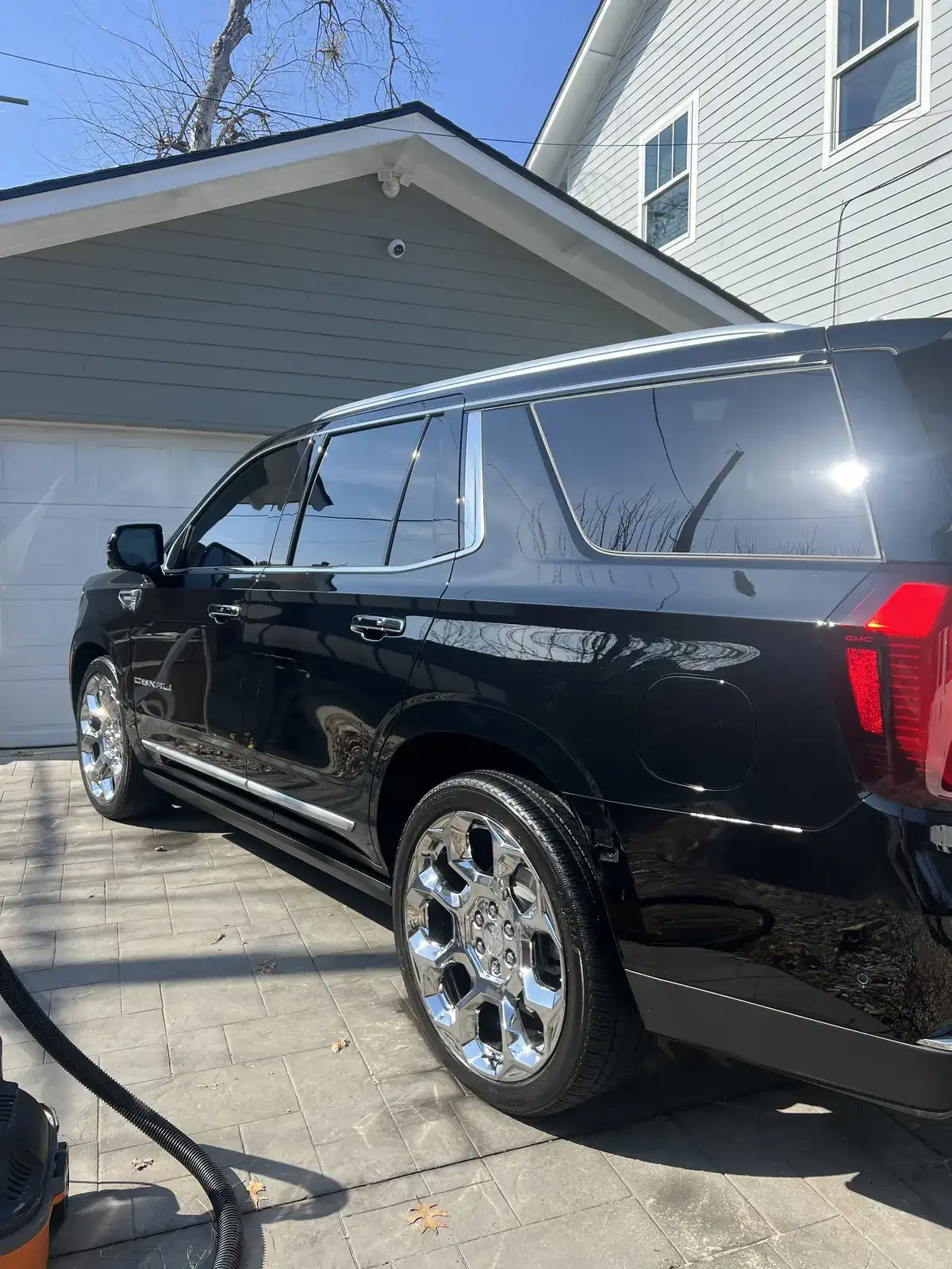 Full interior and exterior detail in a Kaufman County, TX driveway